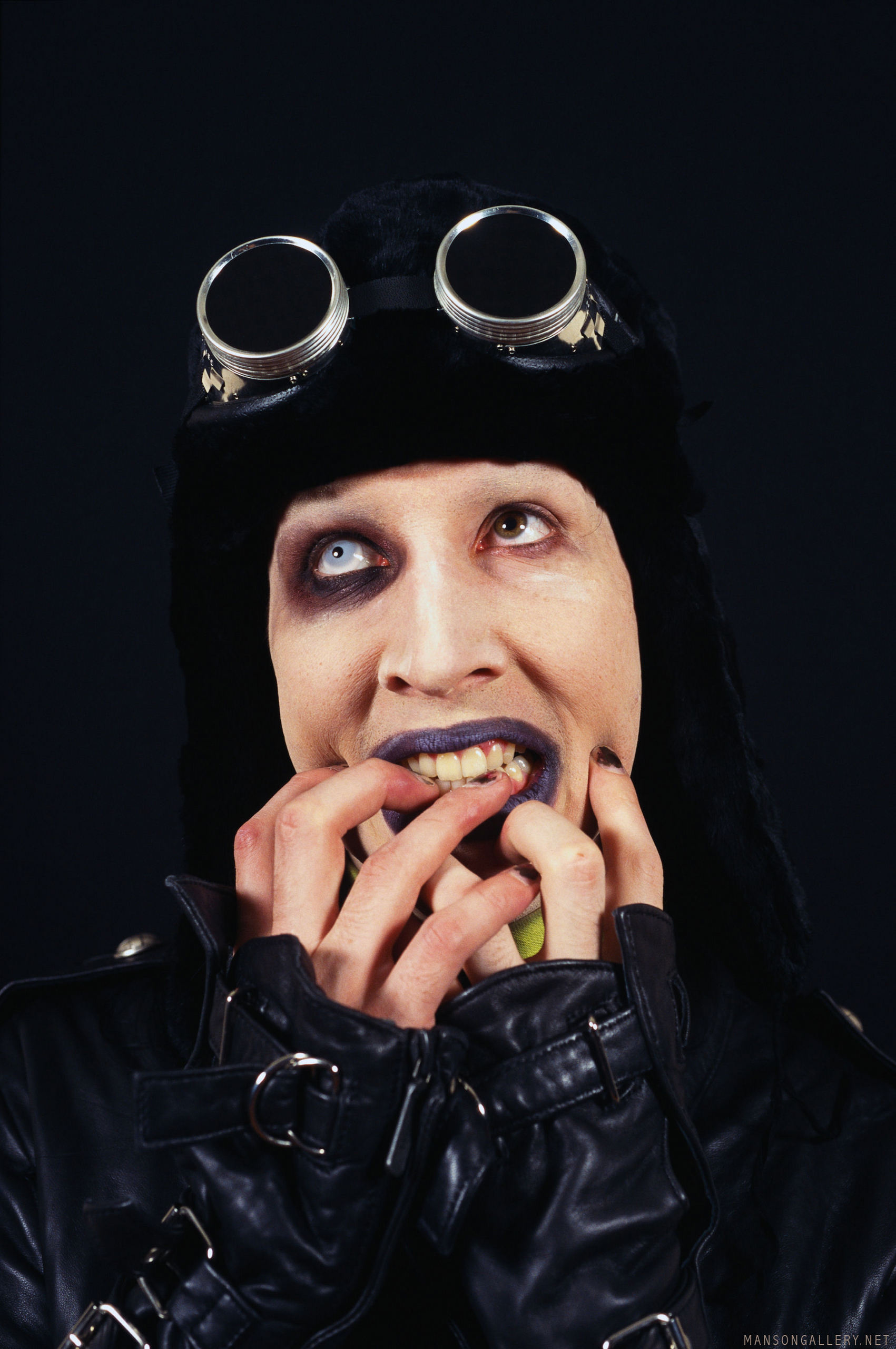 Marilyn-Manson-marilyn-manson-29937352-1701-2560
